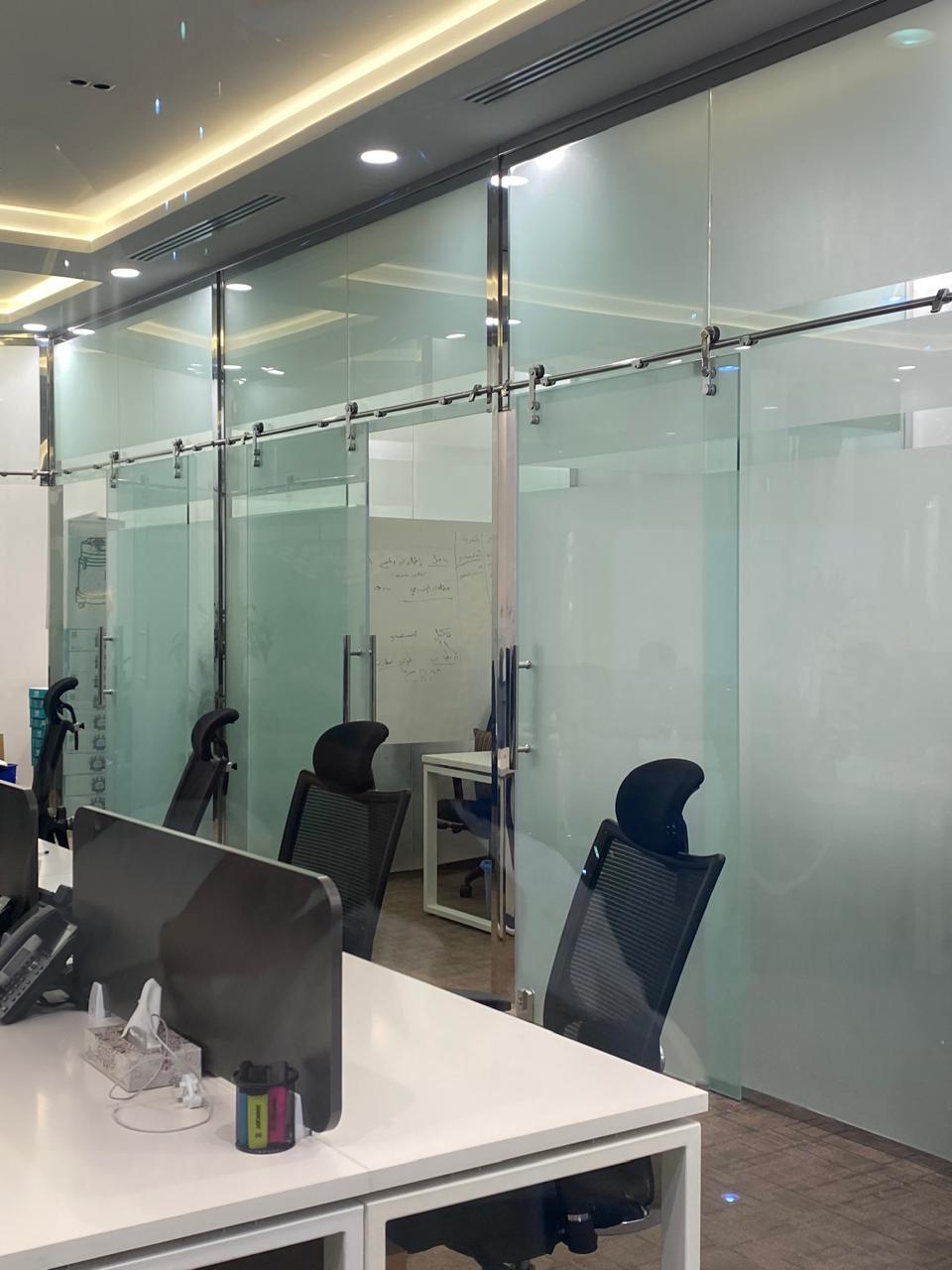 Redistribution of work area and the supply and installation of glass partitions in the women's section at the headquarters of the Family Affairs Council