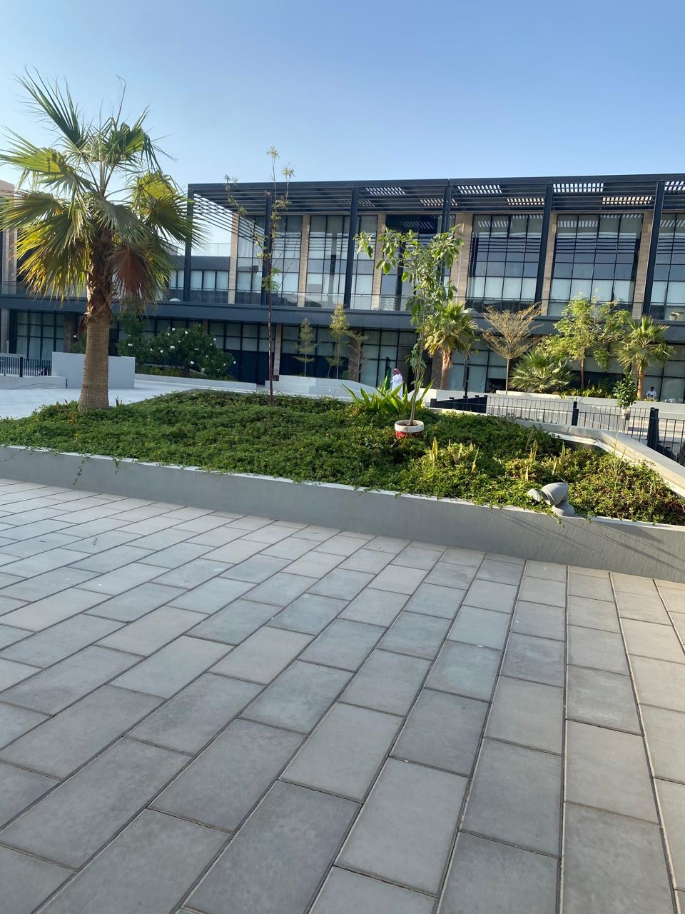 Landscaping and equipping project for outdoor spaces and walkways